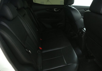 Подержанный автомобиль Nissan Qashqai 2014 года (11 фото)