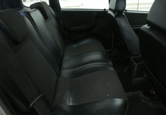 Подержанный автомобиль Chevrolet Niva 2011 года (11 фото)