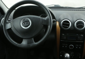 Подержанный автомобиль LADA (ВАЗ) Largus Wagon 2016 года (14 фото)