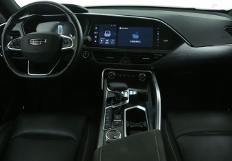 Подержанный автомобиль Geely Tugella 2023 года (12 фото)