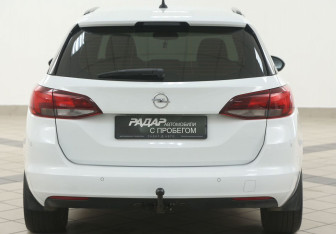 Подержанный автомобиль Opel Astra Wagon 2018 года (3 фото)