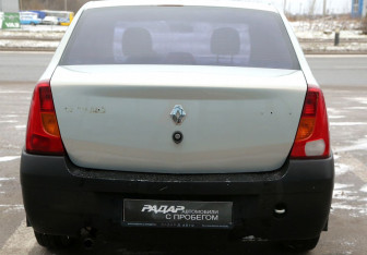 Подержанный автомобиль Renault Logan Sedan 2007 года (5 фото)