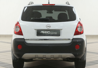 Подержанный автомобиль Opel Antara 2011 года (3 фото)