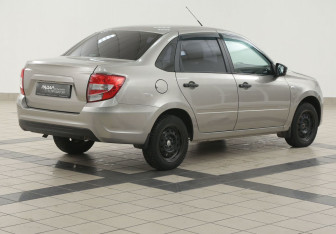 Подержанный автомобиль LADA (ВАЗ) Granta Sedan 2021 года (4 фото)