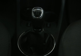 Подержанный автомобиль Skoda Fabia Hatchback 2014 года (13 фото)