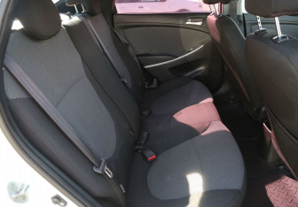 Подержанный автомобиль Hyundai Solaris Sedan 2013 года (11 фото)