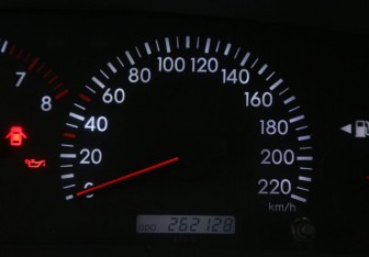 Подержанный автомобиль Toyota Corolla Hatchback 2004 года (19 фото)
