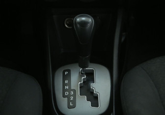 Подержанный автомобиль Kia Rio Hatchback 2013 года (12 фото)