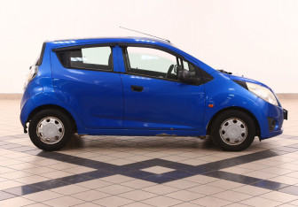 Подержанный автомобиль Chevrolet Spark 2011 года (2 фото)