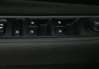 Подержанный автомобиль Opel Mokka 2013 года (17 фото)