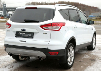 Подержанный автомобиль Ford Kuga 2014 года (6 фото)