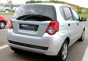 Подержанный автомобиль Chevrolet Aveo Hatchback 2011 года (6 фото)