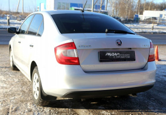 Подержанный автомобиль Skoda Rapid Liftback 2016 года (4 фото)