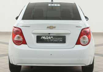 Подержанный автомобиль Chevrolet Aveo Sedan 2014 года (3 фото)