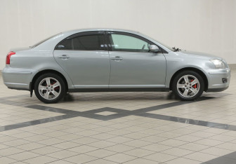 Подержанный автомобиль Toyota Avensis Sedan 2008 года (5 фото)