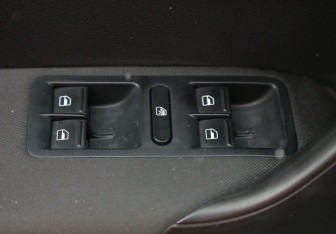 Подержанный автомобиль Volkswagen Polo Sedan 2014 года (17 фото)