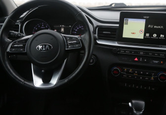 Подержанный автомобиль Kia Ceed Hatchback 2018 года (28 фото)