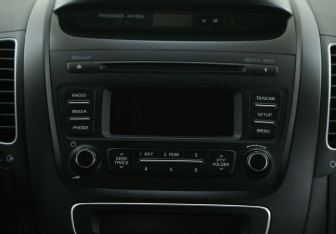 Подержанный автомобиль Kia Sorento 2013 года (13 фото)