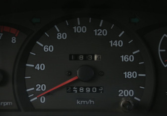 Подержанный автомобиль Hyundai Accent Sedan 2004 года (17 фото)