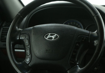 Подержанный автомобиль Hyundai Santa Fe 2008 года (16 фото)