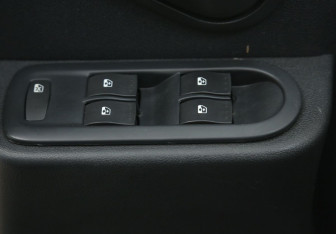 Подержанный автомобиль Renault Duster 2013 года (17 фото)