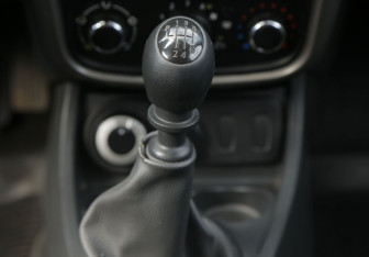 Подержанный автомобиль Renault Duster 2015 года (15 фото)