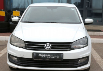 Подержанный автомобиль Volkswagen Polo Sedan 2017 года (2 фото)
