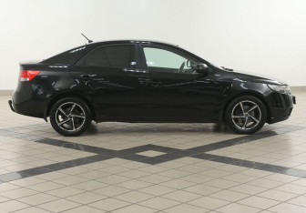 Подержанный автомобиль Kia Cerato Sedan 2010 года (5 фото)