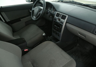 Подержанный автомобиль LADA (ВАЗ) Priora Hatchback 2012 года (9 фото)