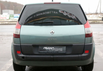 Подержанный автомобиль Renault Scenic 2006 года (5 фото)
