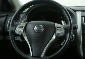 Подержанный автомобиль Nissan Teana 2014 года (17 фото)