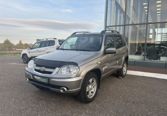 Подержанный автомобиль Chevrolet Niva 2012 года (3 фото)