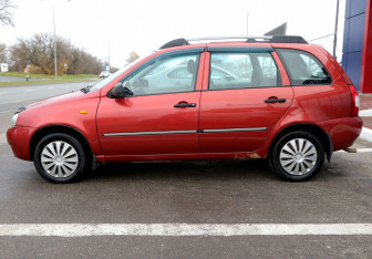 Подержанный автомобиль LADA (ВАЗ) Kalina Wagon 2010 года (8 фото)