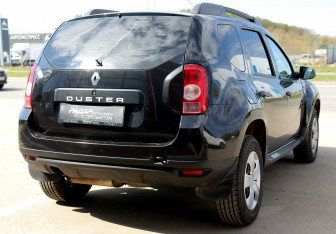 Подержанный автомобиль Renault Duster 2015 года (6 фото)