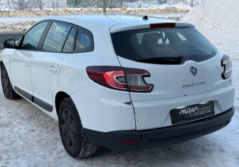 Подержанный автомобиль Renault Megane Wagon 2009 года (5 фото)