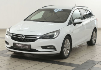 Подержанный автомобиль Opel Astra Wagon 2018 года (8 фото)