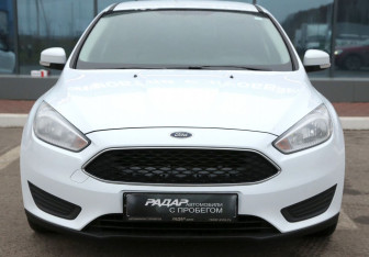 Подержанный автомобиль Ford Focus Hatchback 2017 года (2 фото)