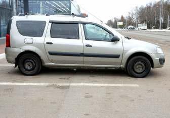 Подержанный автомобиль LADA (ВАЗ) Largus Wagon 2014 года (7 фото)