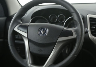 Подержанный автомобиль Changan CS35 2014 года (16 фото)