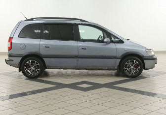 Подержанный автомобиль Opel Zafira Compactvan 2004 года (5 фото)