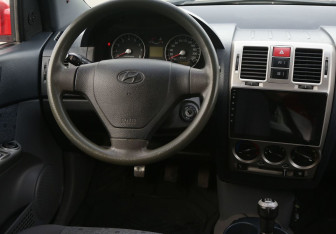 Подержанный автомобиль Hyundai Getz 2002 года (14 фото)