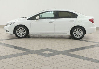 Подержанный автомобиль Honda Civic Sedan 2012 года (7 фото)