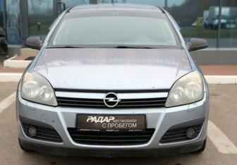Подержанный автомобиль Opel Astra Hatchback 2005 года (2 фото)