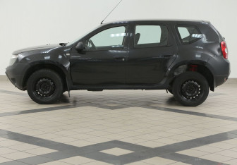 Подержанный автомобиль Renault Duster 2012 года (7 фото)