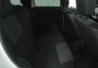 Подержанный автомобиль Renault Duster 2013 года (11 фото)
