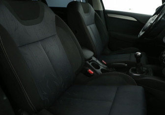 Подержанный автомобиль Citroen C4 Hatchback 2012 года (10 фото)
