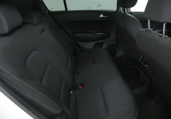 Подержанный автомобиль Kia Sportage 2016 года (11 фото)