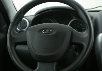 Подержанный автомобиль LADA (ВАЗ) Granta Sedan 2013 года (16 фото)