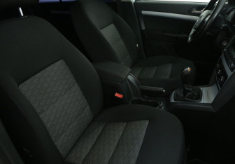 Подержанный автомобиль Skoda Octavia Liftback 2010 года (10 фото)