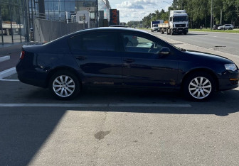 Подержанный автомобиль Volkswagen Passat Sedan 2006 года (3 фото)